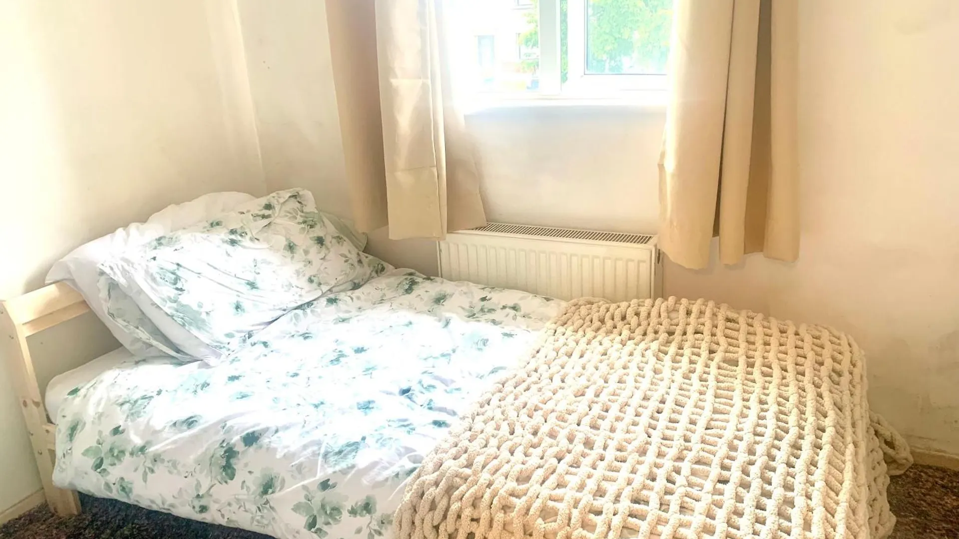Homestay Small Comfy Room In Family Home Dublin